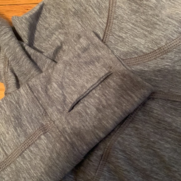 Lulu lemon quarter zip NO PILLING excellent condition like new - Picture 4 of 4